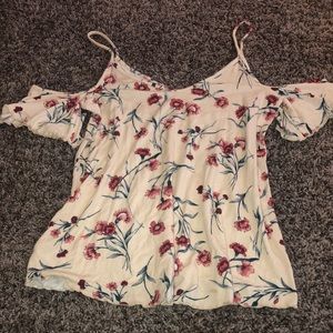 Cute shirt XS American eagle ( good condition )